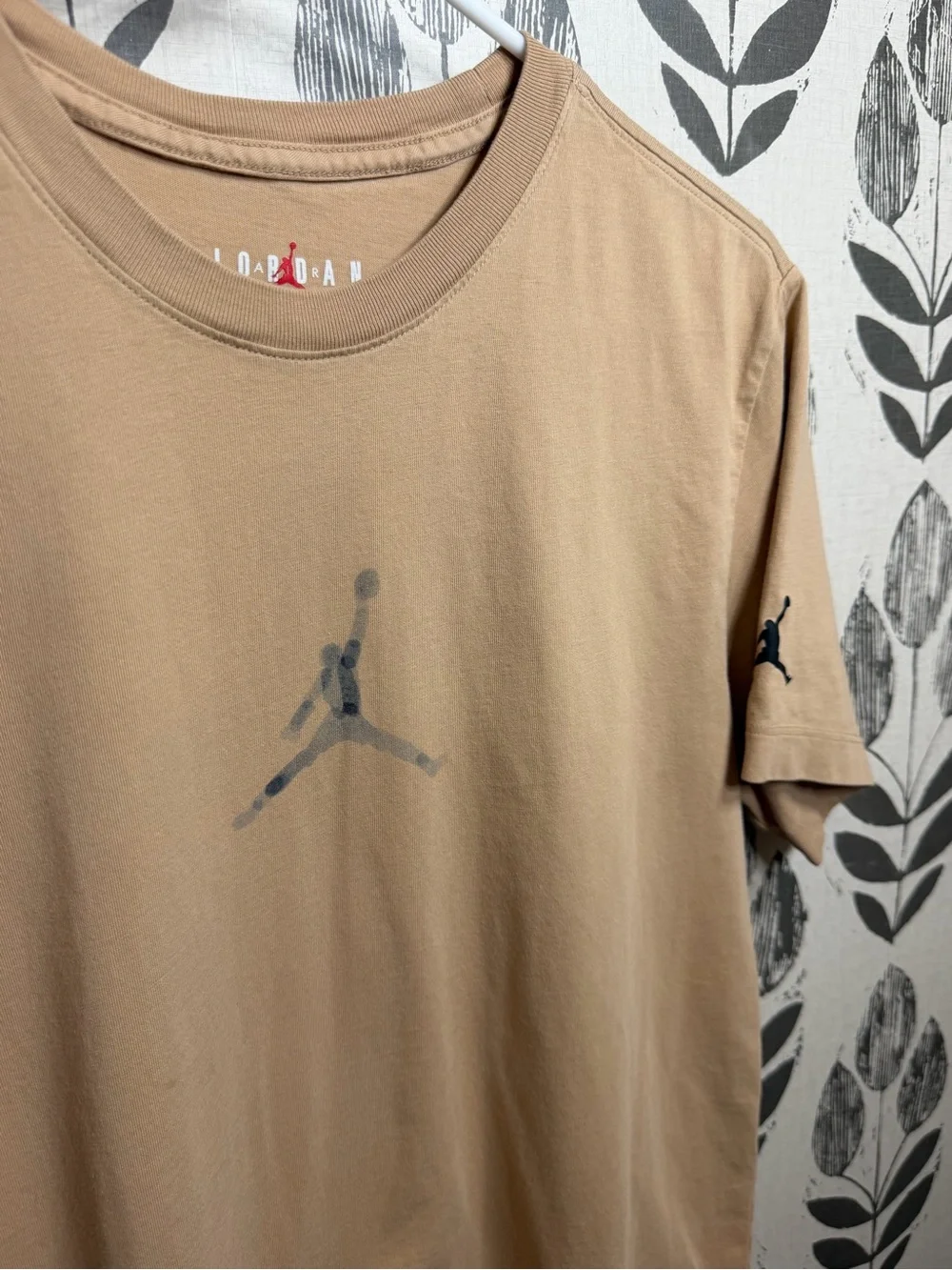 Jordan Men’s Beige Short-Sleeve Jumpman T-Shirt